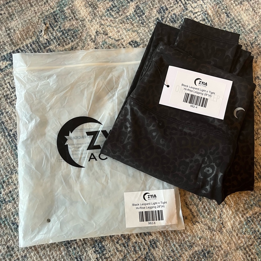 ZYIA black Leopard Print Leggings